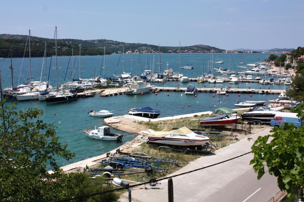 Apartments By The Sea Tisno, Murter - 5141 Экстерьер фото